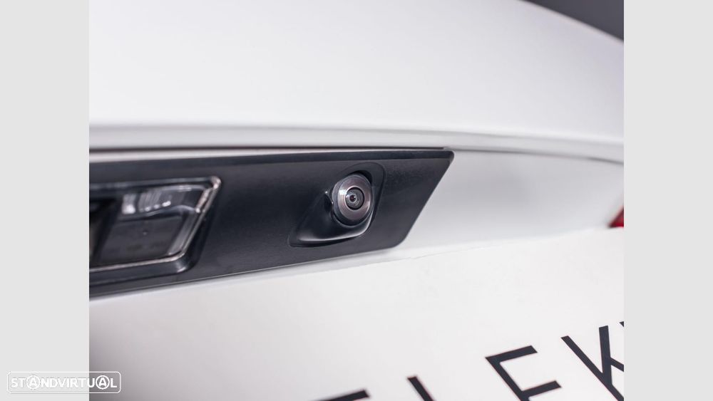 Volvo V60 Cross Country 2.0 B4 Geartronic - 22