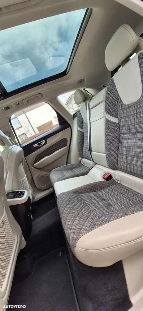 Volvo XC 60 D4 AWD Momentum - 4