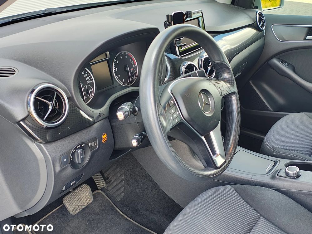 Mercedes-Benz Klasa B 180 (BlueEFFICIENCY) 7G-DCT - 14