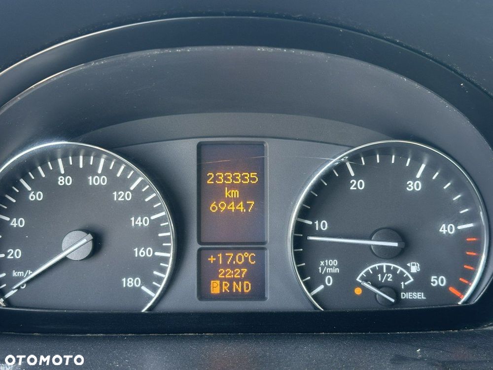 Mercedes-Benz Sprinter - 18