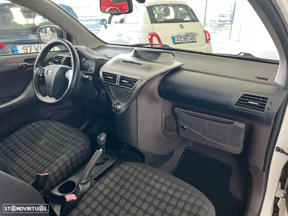 Toyota iQ 1.0 VVT-i 2 MultiDrive - 6