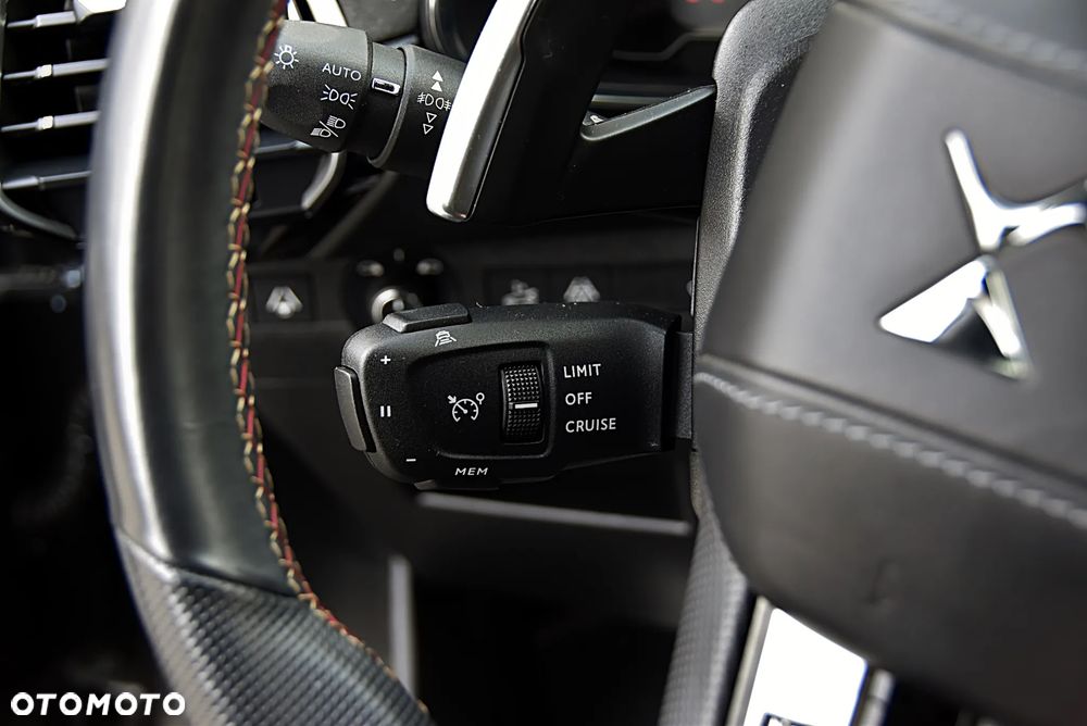 DS Automobiles DS 7 Crossback 1.6 PureTech Performance Line + - 36