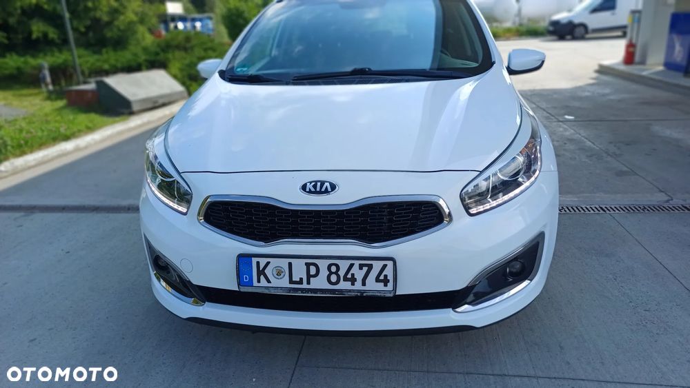 Kia Ceed 1.6 CRDi 136 ISG Platinum Edition - 3