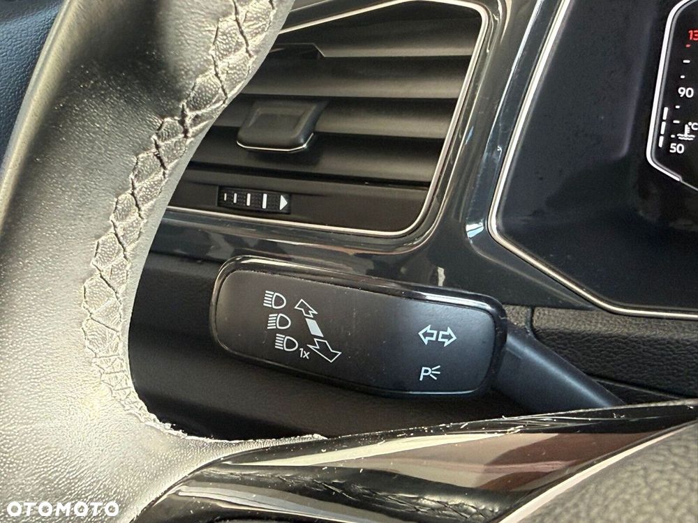 Volkswagen T-Roc - 19