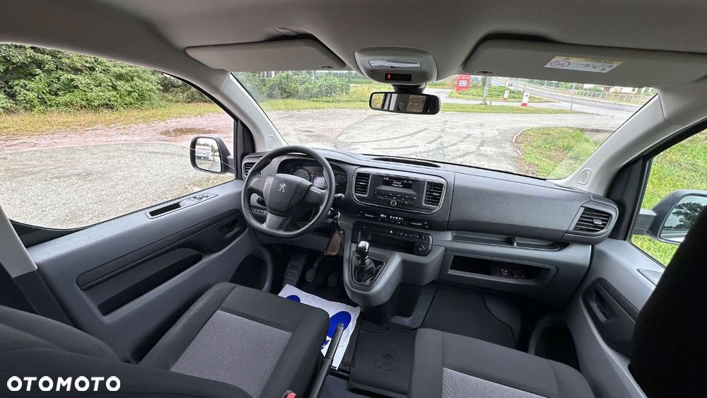 Peugeot Traveller - 15