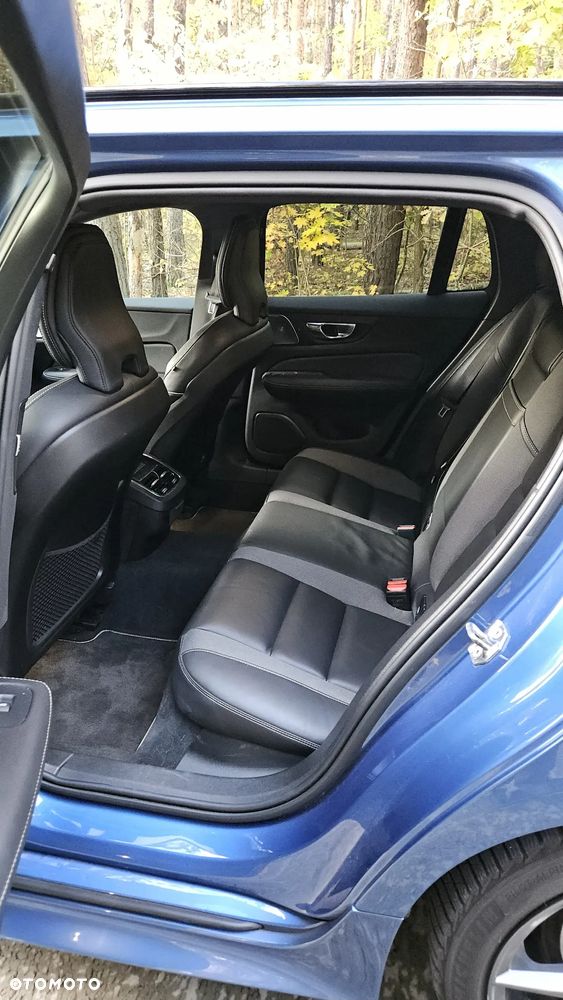 Volvo V60 T6 AWD R-Design - 13