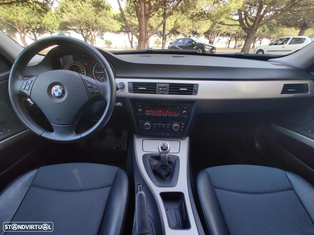 BMW 320 d Sport - 17