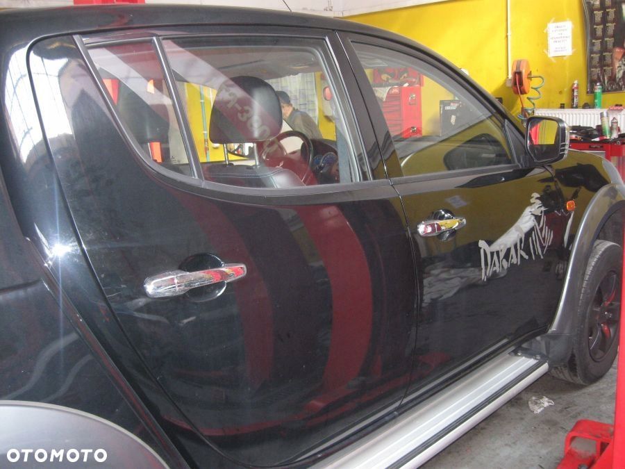 NAKŁADKI NA KLAMKI metal MITSUBISHI L200 2007 - 3