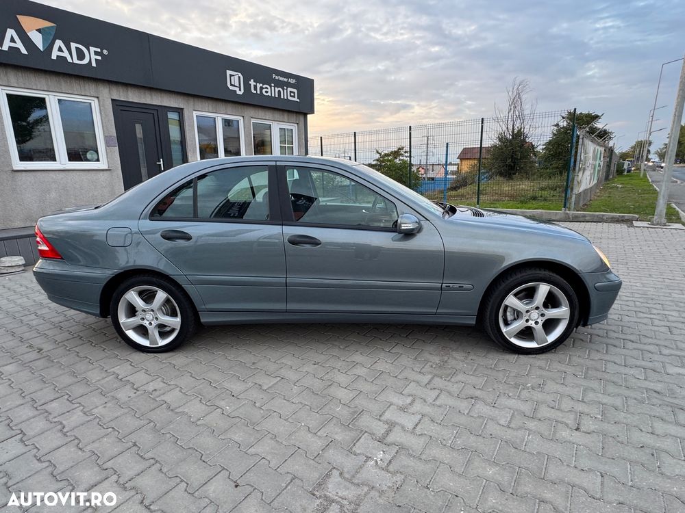 Mercedes-Benz C - 33