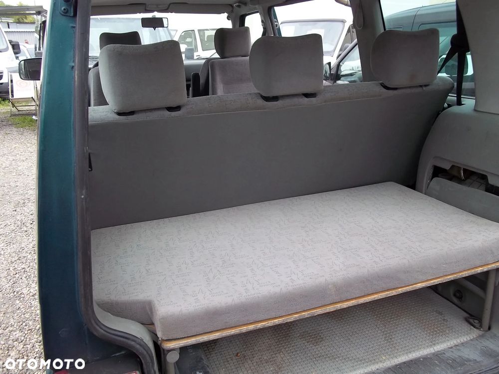 Volkswagen Multivan Standard - 11