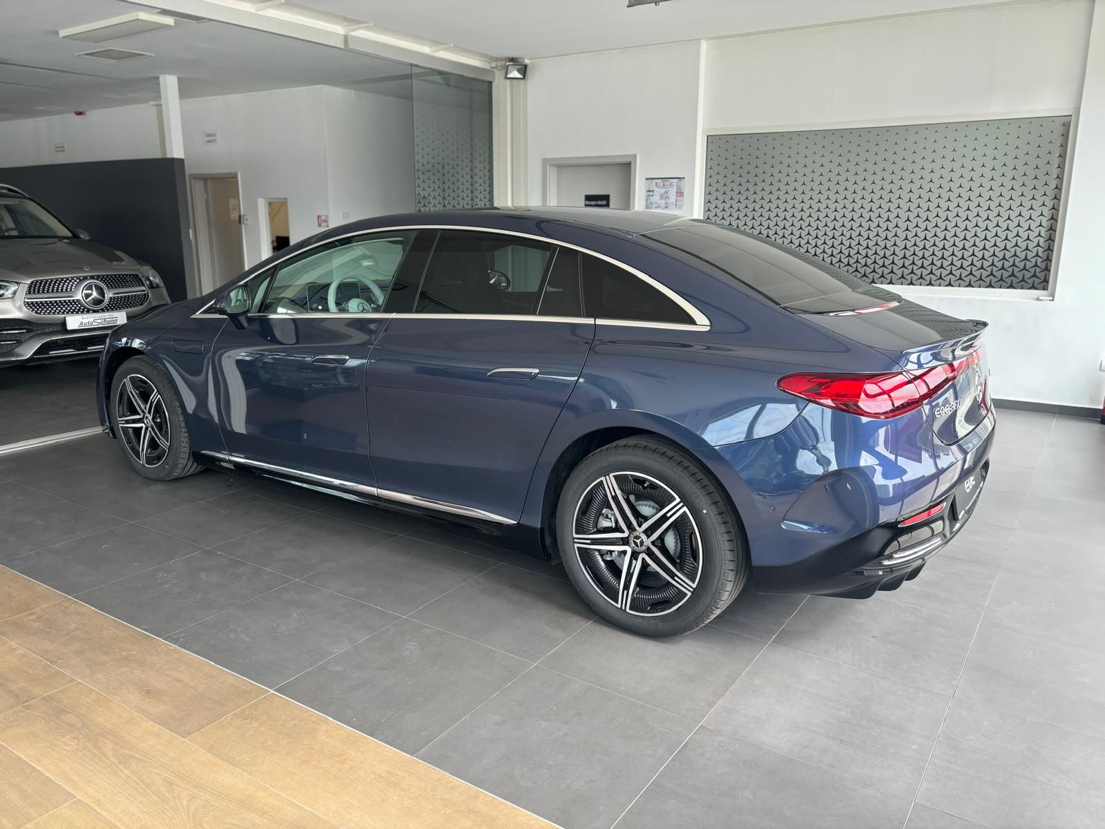 Mercedes-Benz EQE 350 4Matic Edition AMG Line - 8