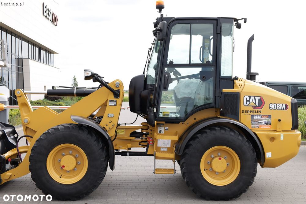 Caterpillar CAT 908M - 10