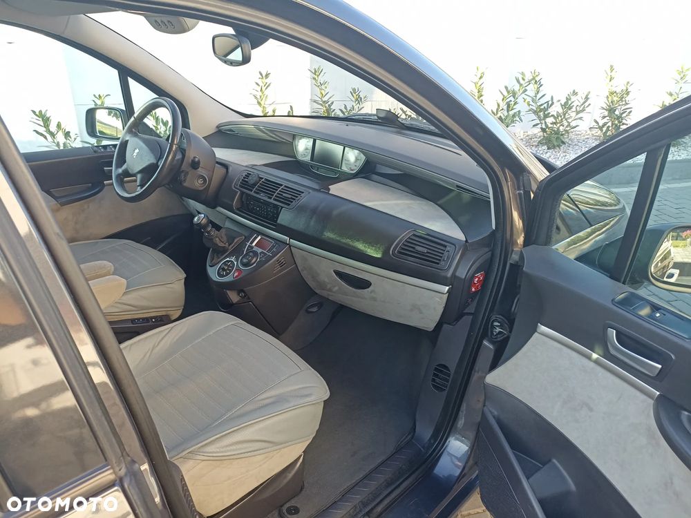 Peugeot 807 - 11