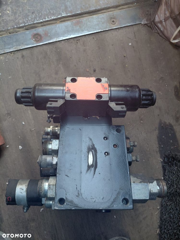 Blok Hydrauliczny ARGO-HYTOS RPE3-06 320 Bar 24V Kostka Rozdzielacz