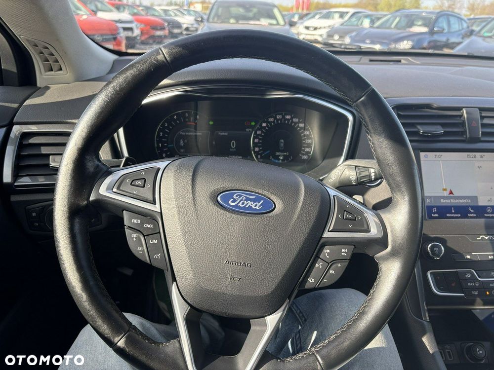 Ford Mondeo - 28