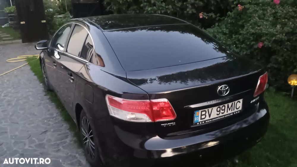 Toyota Avensis 2.0 D4D Sdn. Sol - 7