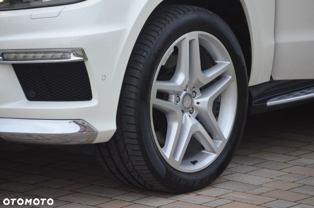 Mercedes-Benz GL 500 4Matic (BlueEFFICIENCY) 7G-TRONIC - 40