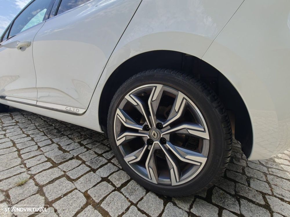 Renault Clio - 25