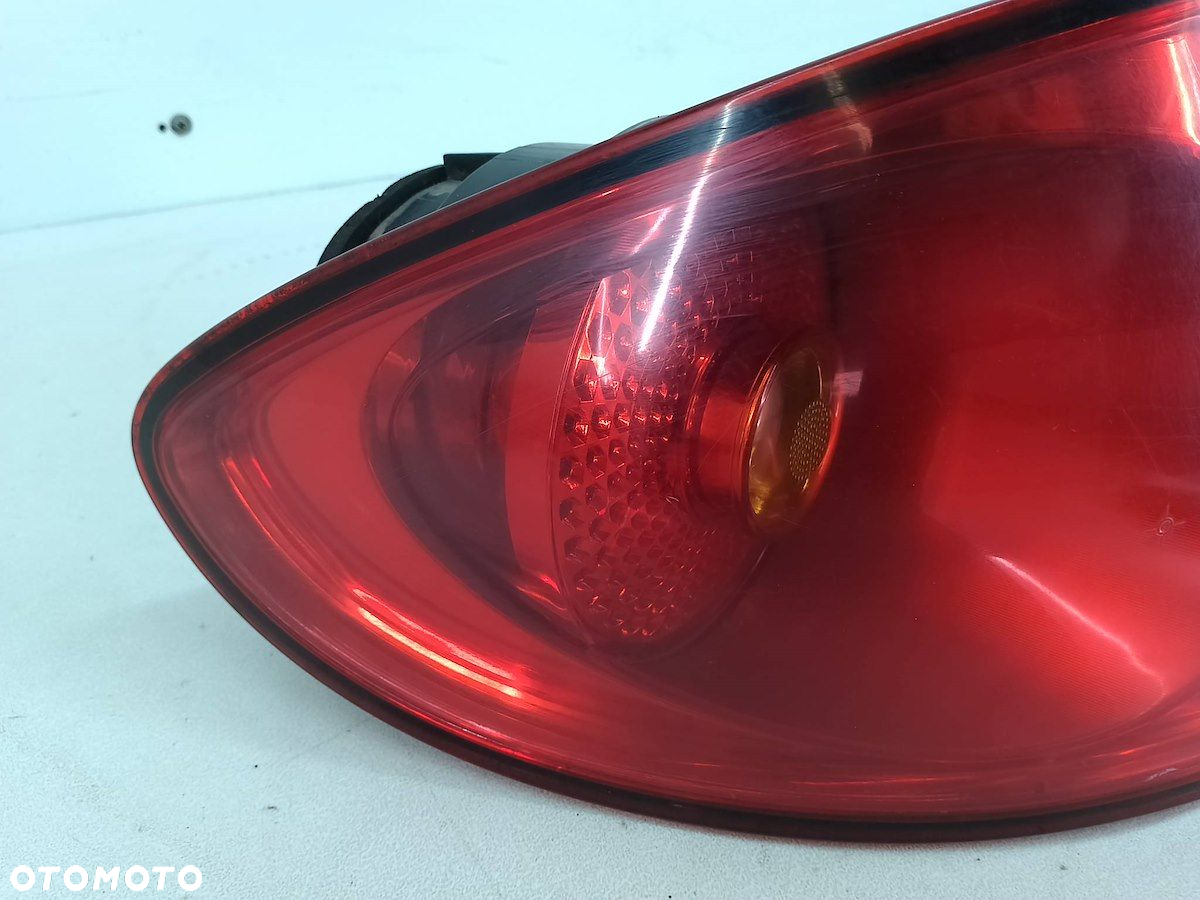 LAMPA TYLNA LEWA SEAT TOLEDO III 5P5945095C  5P5945111A HATCHBACK - 2