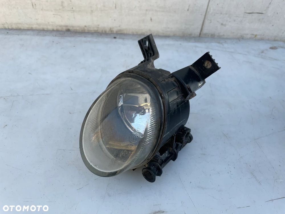 HALOGEN LEWY AUDI A3 8P LIFT 8E0941699D - 1