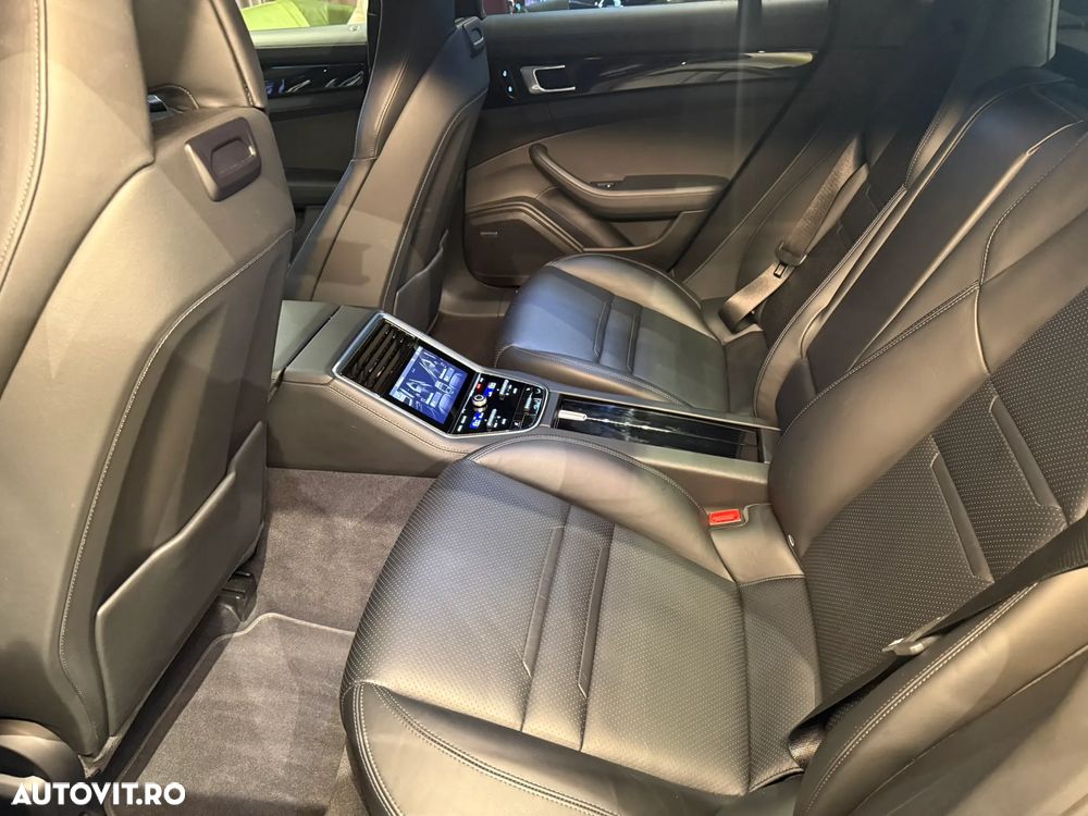 Porsche Panamera 4 - 20