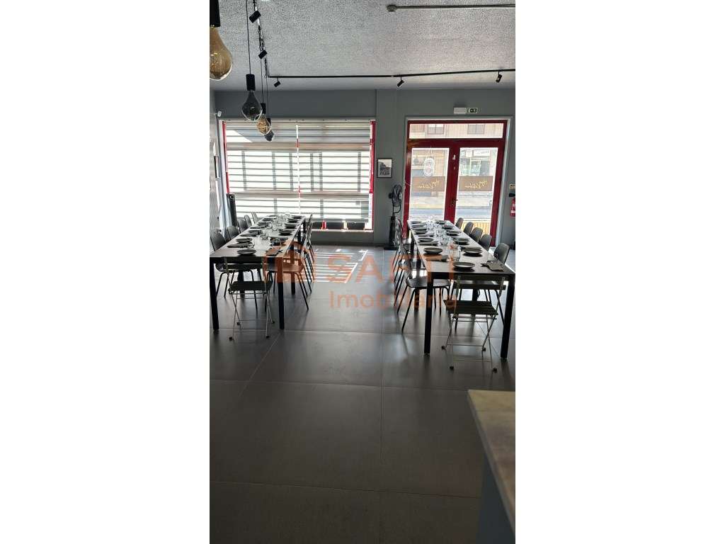 RESTAURANTE DE REFERÊNCIA REMODELADO E EQUIPADO - Grande imagem: 3/9