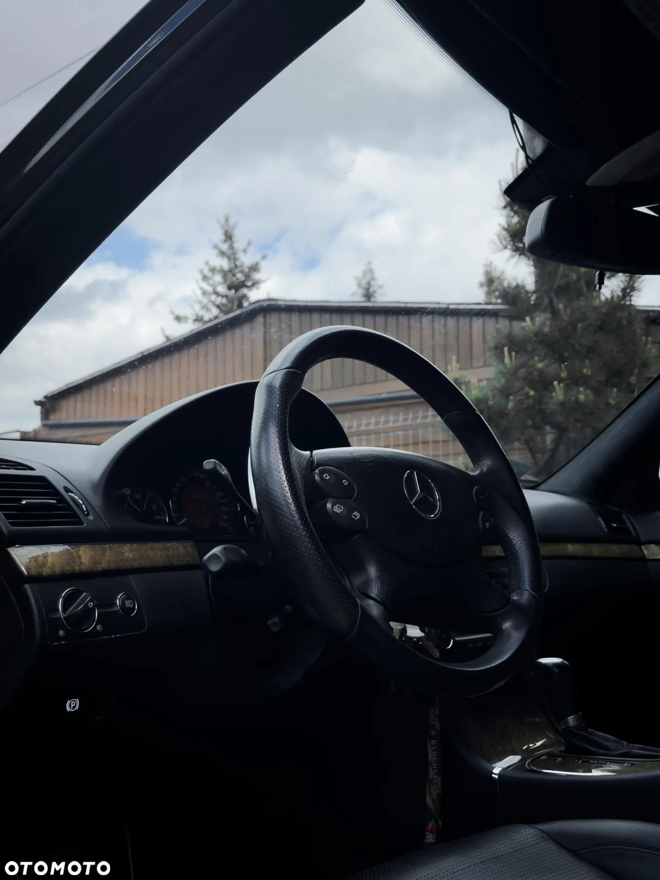 Mercedes-Benz Klasa E 63 AMG - 13