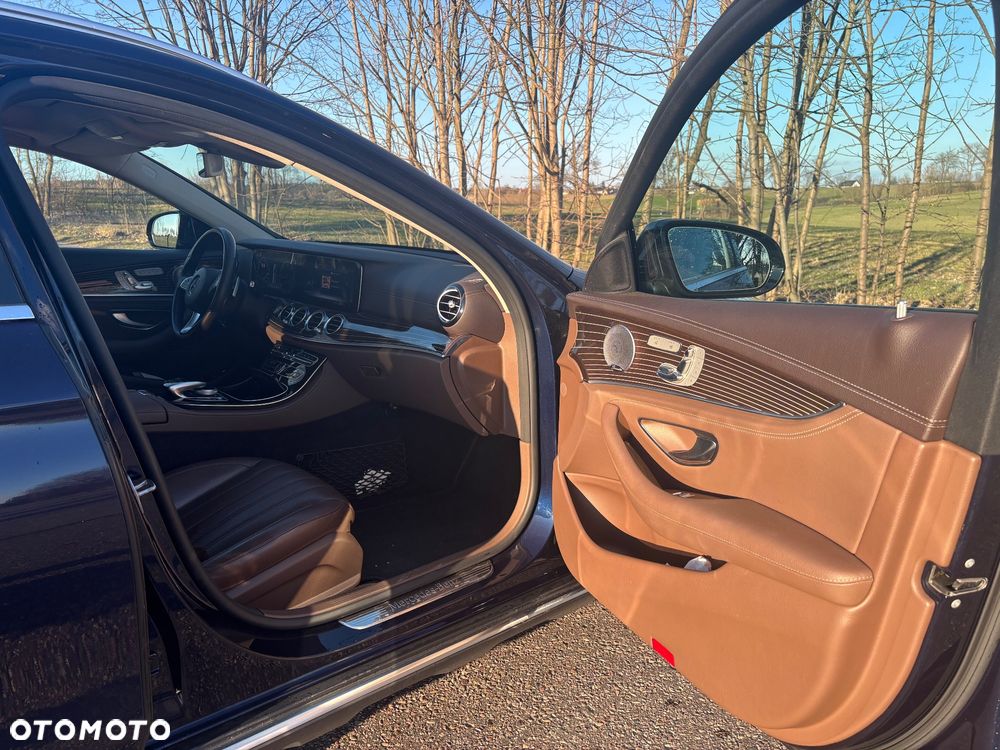 Mercedes-Benz Klasa E 220 d 4-Matic 9G-TRONIC - 8