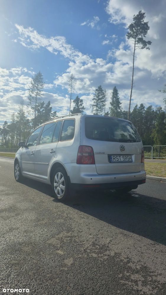 Volkswagen Touran - 3
