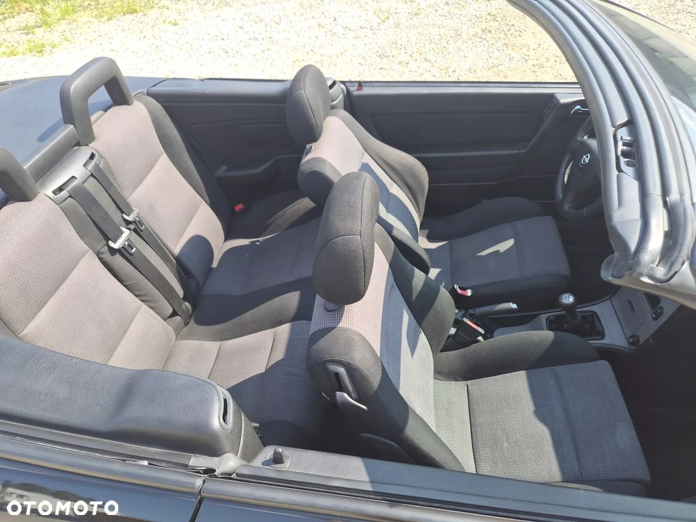 Opel Astra 1.6 - 11