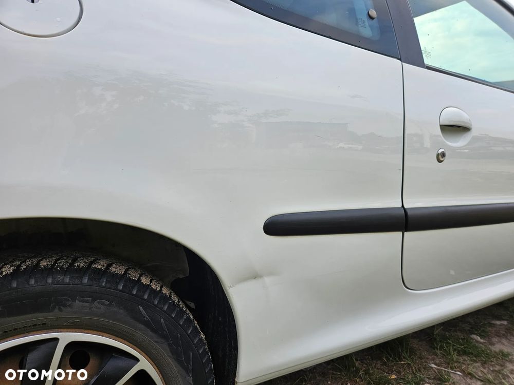 Peugeot 206 plus 75 - 7