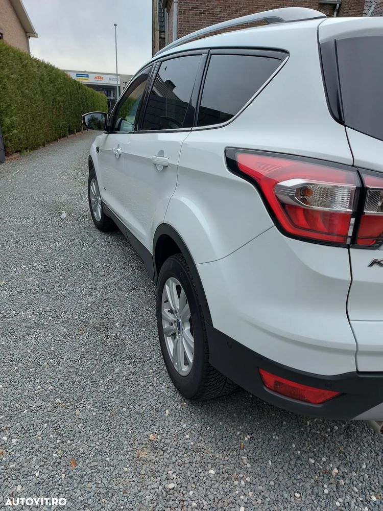 Ford Kuga 2.0 TDCi 4WD Titanium - 4