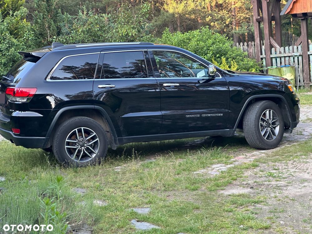 Jeep Grand Cherokee - 12