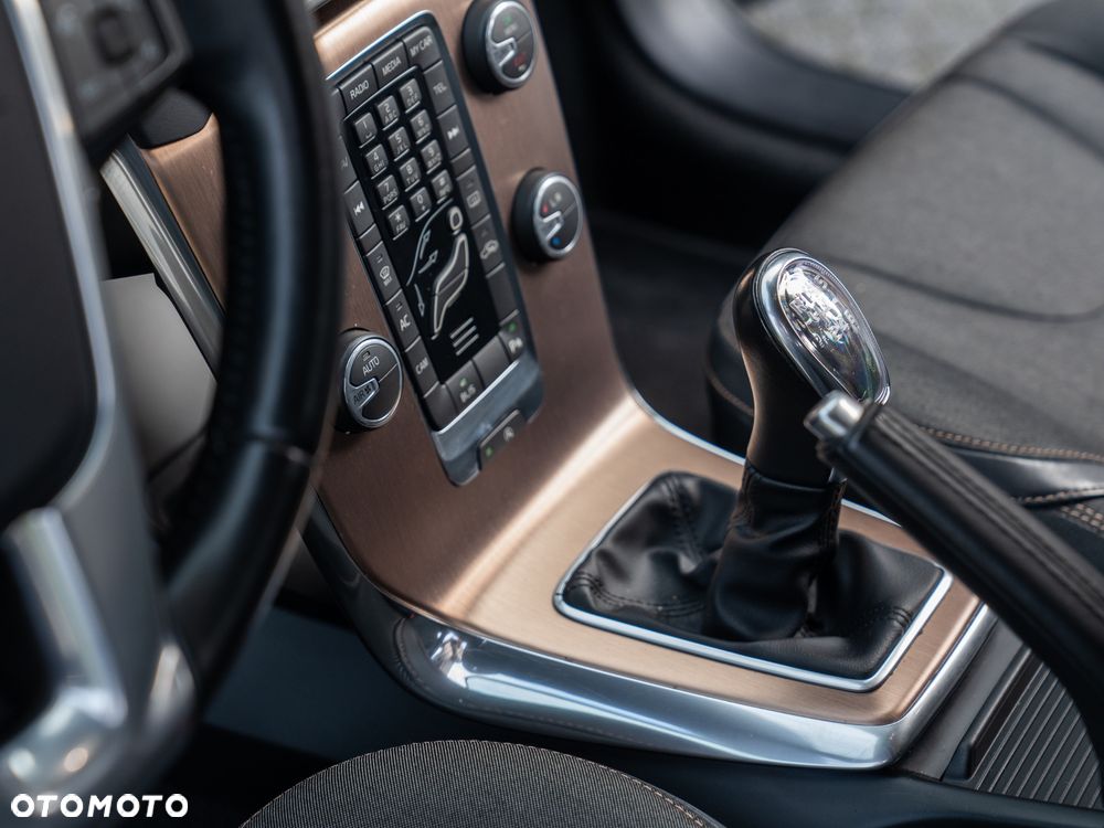 Volvo V40 T4 Momentum - 26