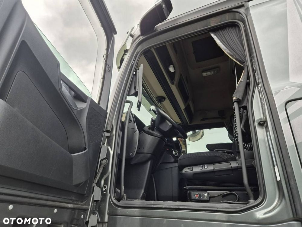 Mercedes-Benz actros - 10