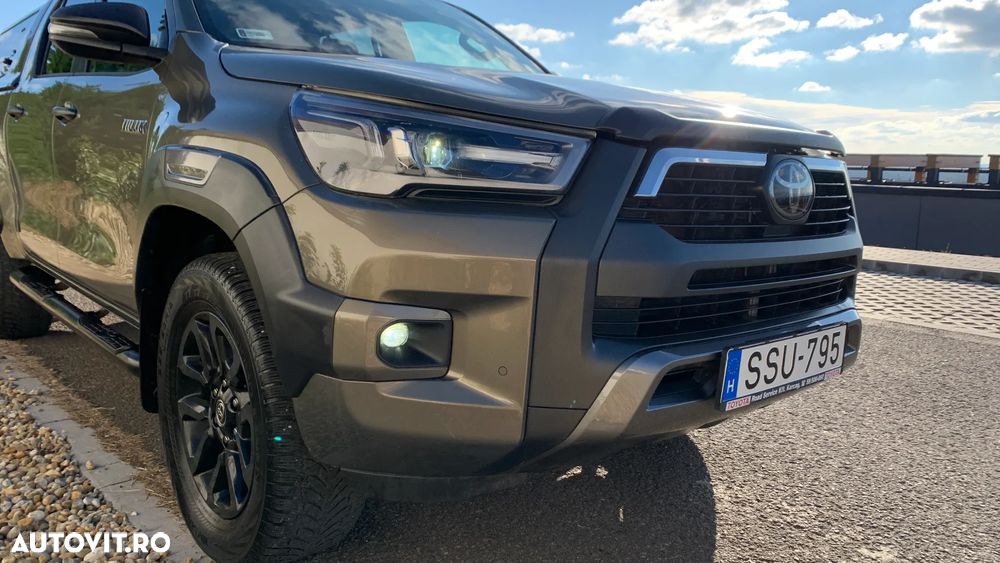Toyota Hilux 2.8D 204CP 4x4 Double Cab AT Invincible Color Edition - 2