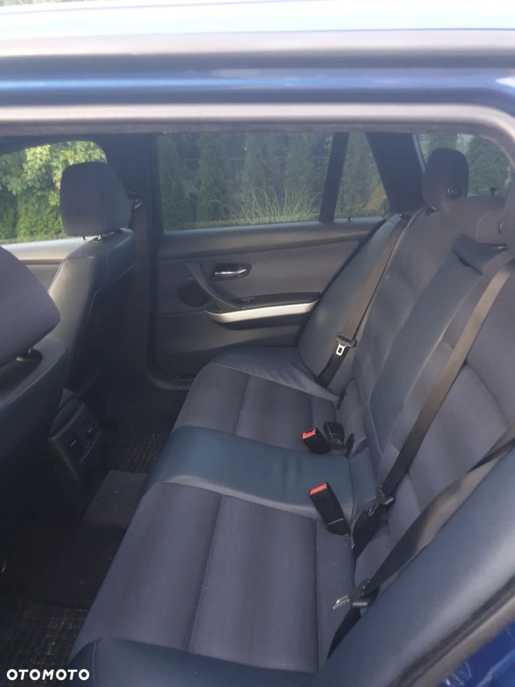 BMW Seria 3 318d - 38