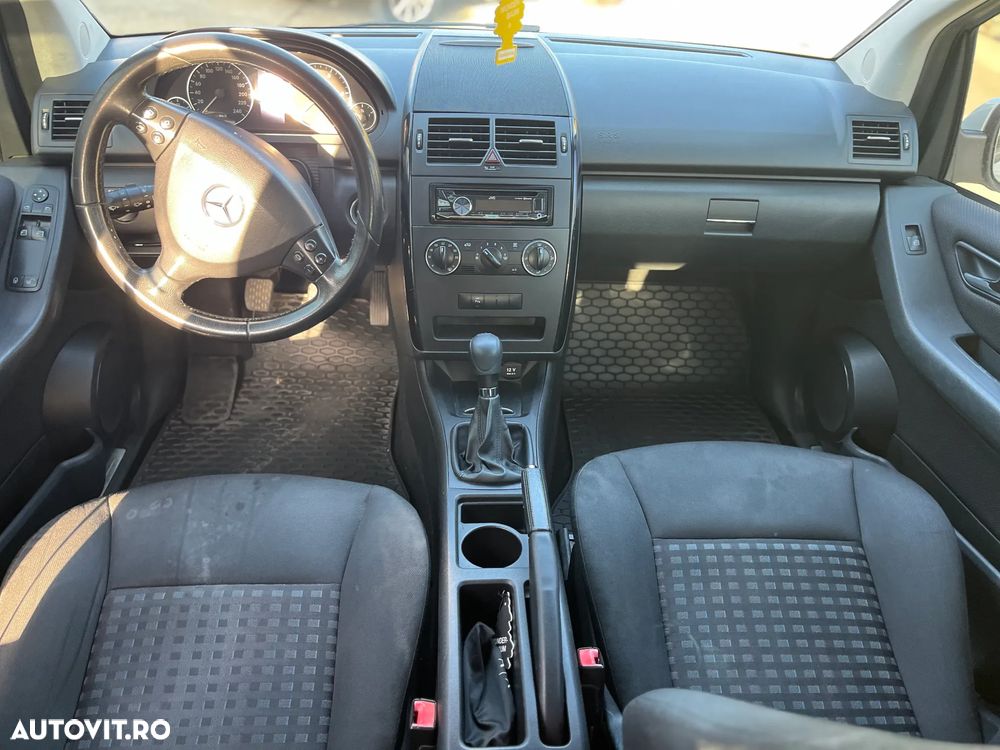 Mercedes-Benz A - 4