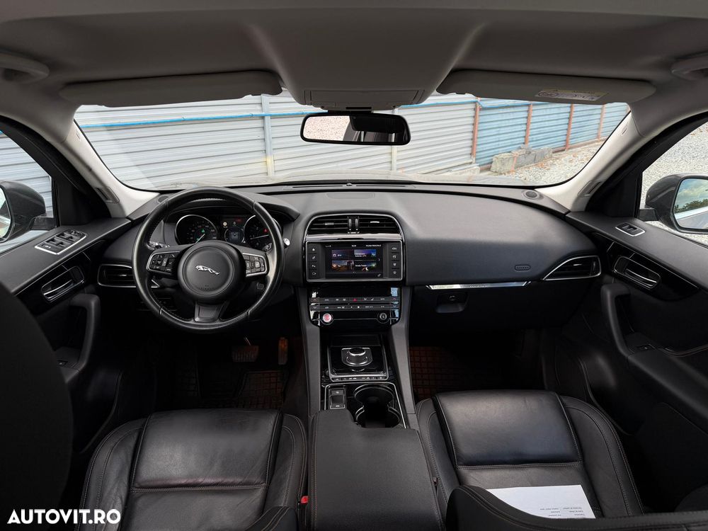 Jaguar F-Pace - 6