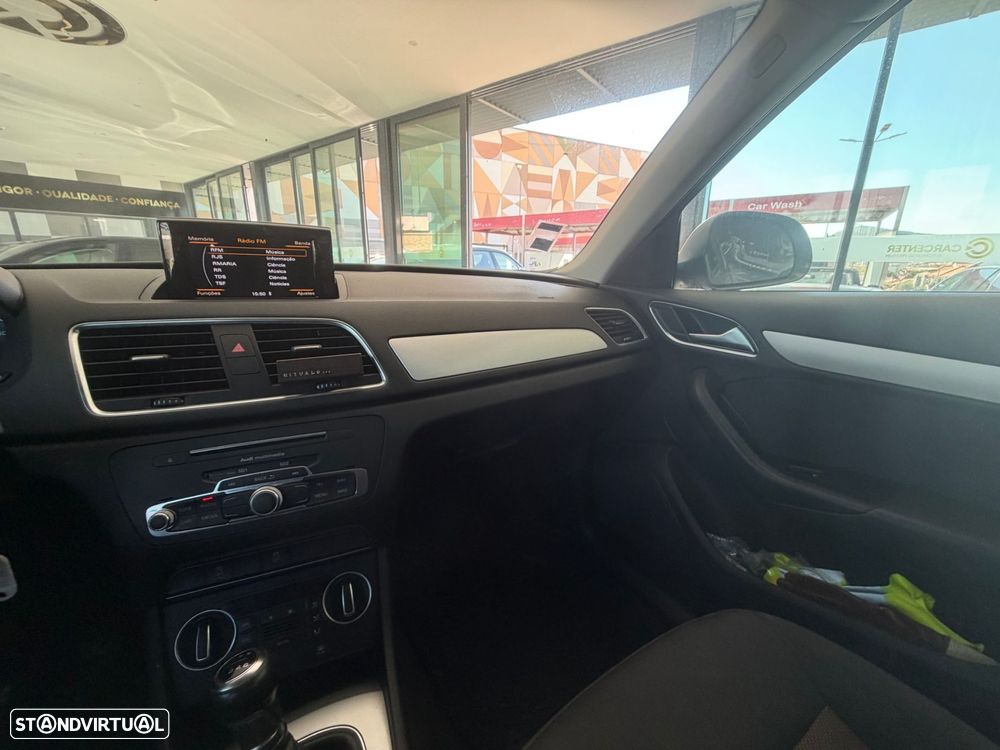 Audi Q3 2.0 TDI Design - 11