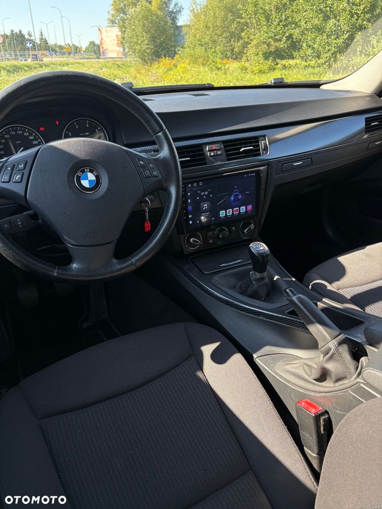 BMW Seria 3 318i Edition Sport - 10