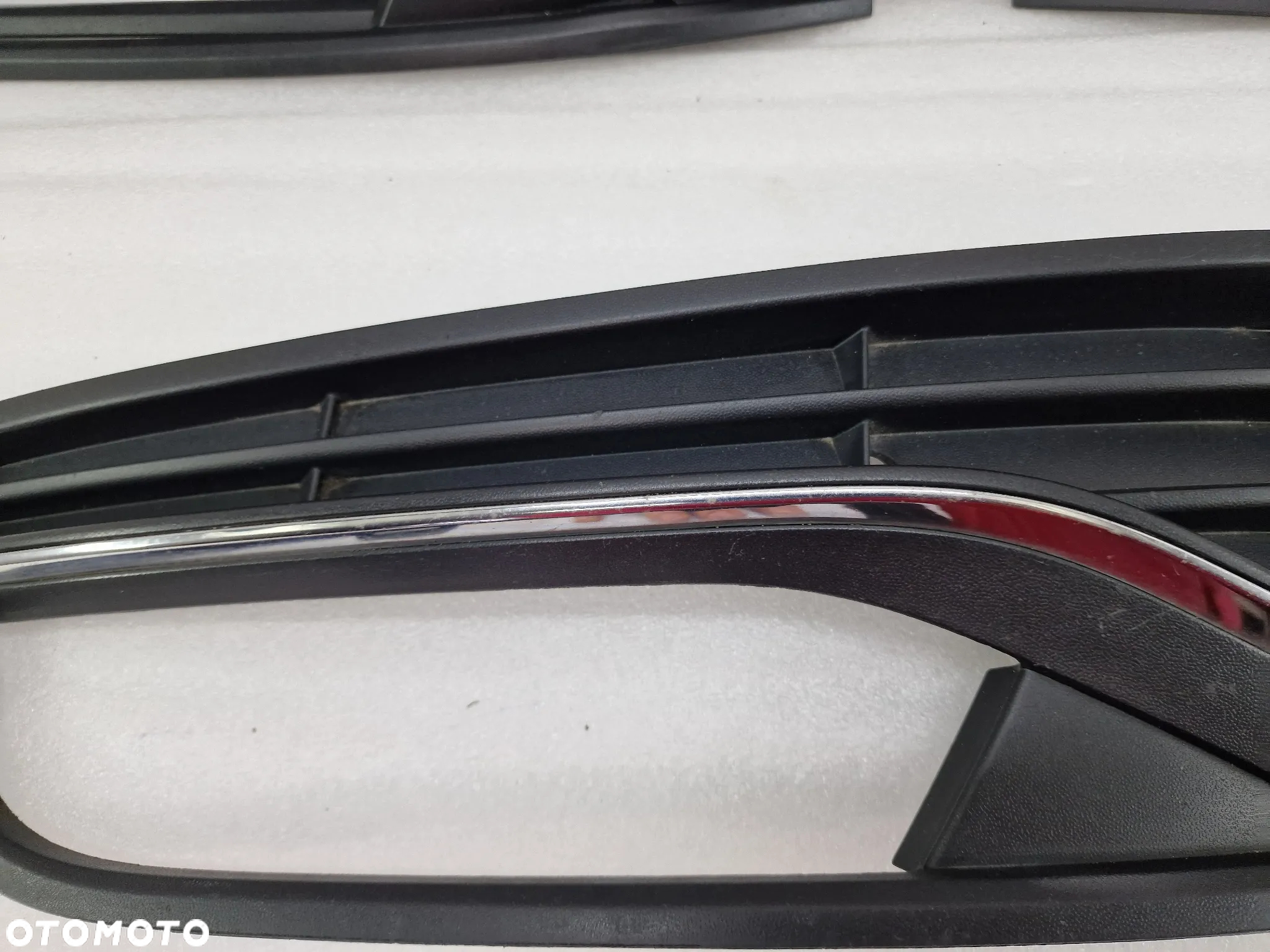 VW POLO 6C0 LIFT 13- LEWA KRATKA BOCZNA ZDERZAKA PRZEDNIEGO PRZÓD , 6C0853665K , NR AUKCJI E/78 - 5