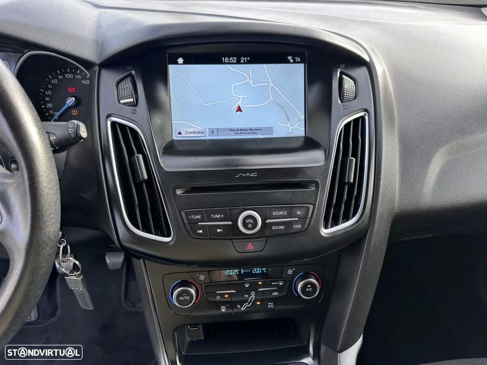 Ford Focus 1.5 TDCi Titanium ECOnetic - 38