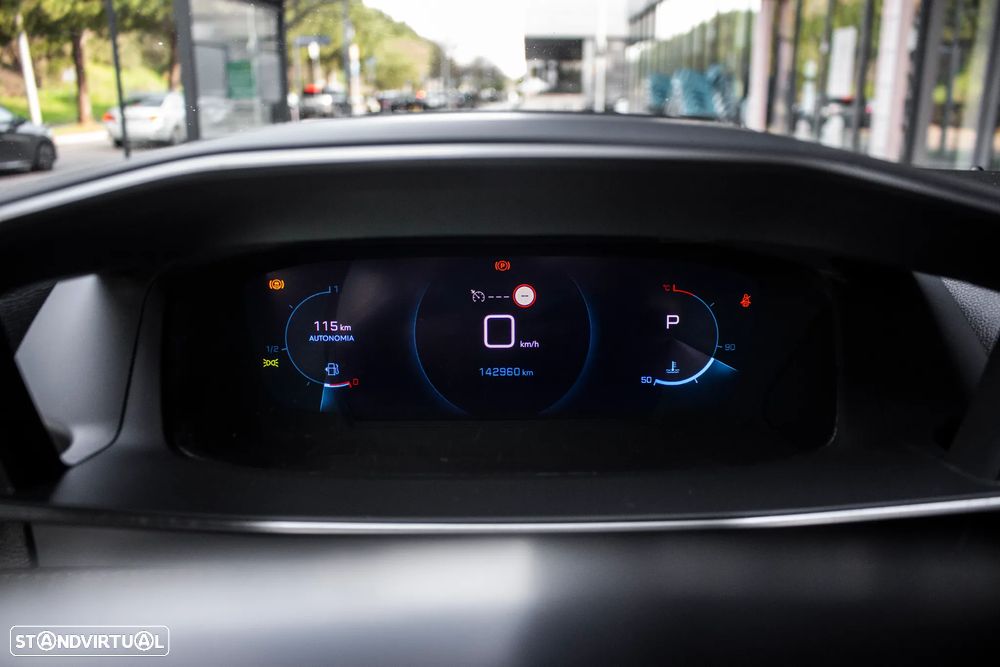 Peugeot 2008 1.5 BlueHDi GT EAT8 - 17