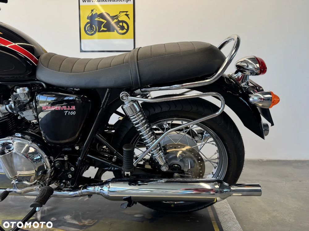 Triumph Bonneville - 27