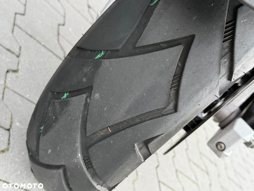 Suzuki V-STROM - 11