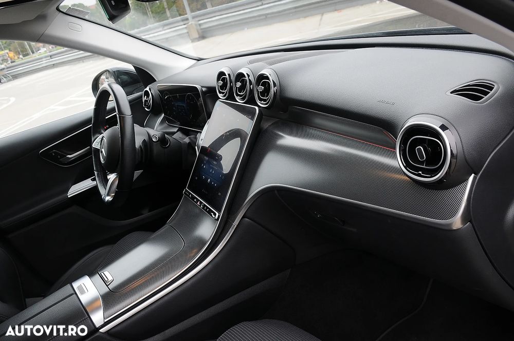 Mercedes-Benz GLC 220 d 4MATIC MHEV - 35