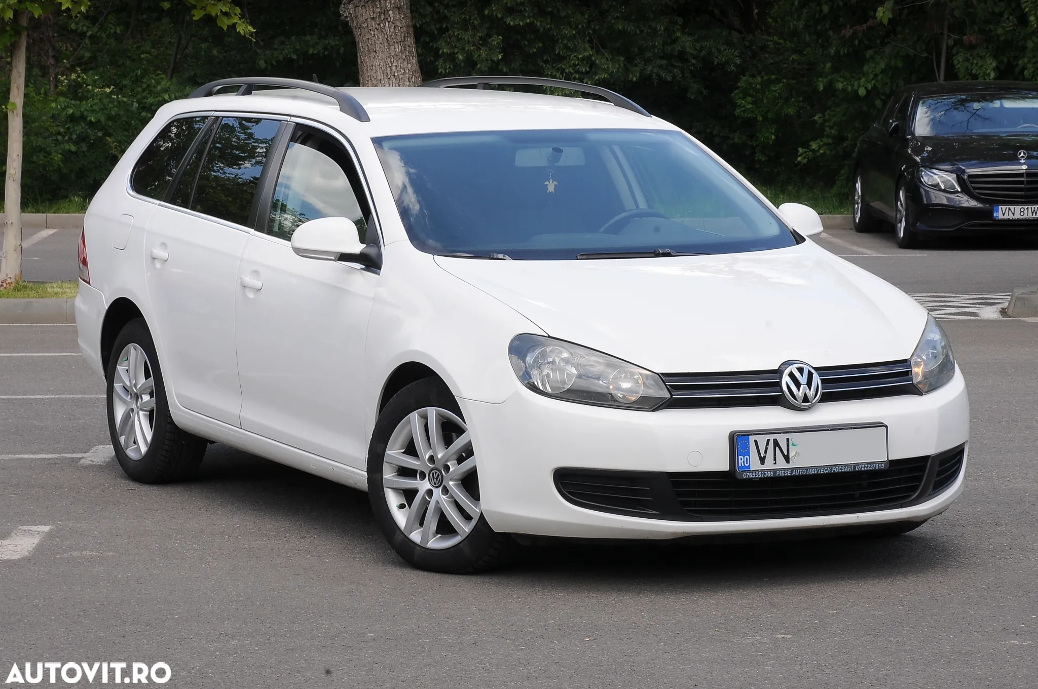 Volkswagen Golf 1.6 TDI DPF DSG Comfortline - 2