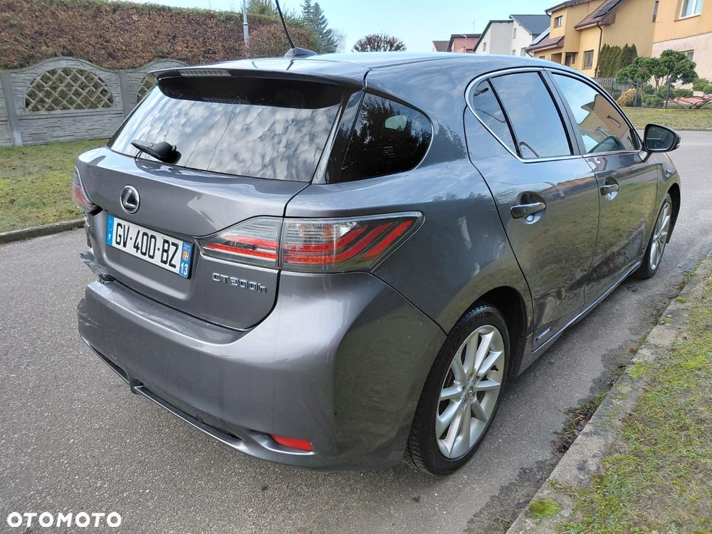 Lexus CT - 8