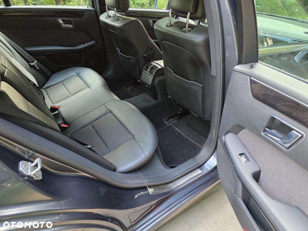 Mercedes-Benz Klasa E 220 CDI BlueEff Avantgarde - 17
